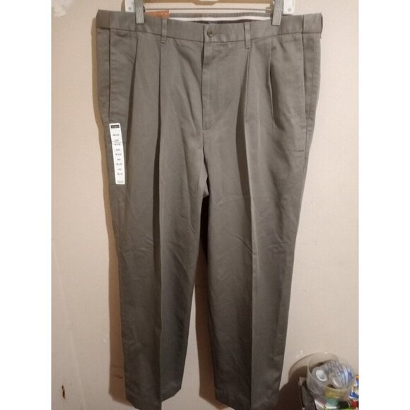 Haggar Pants Khaki Brown Work to Weekend Brown Men's 38x32 Pleated NEW - Picture 1 of 8